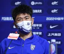 首发阵容曝光，球员状态良好备战比赛(足球首发阵容)