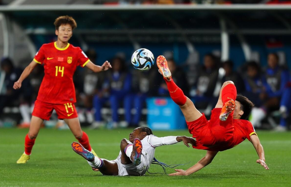 无惧强敌!中国女足巅峰对决夺魁 无惧强敌!中国女足巅峰对决夺魁