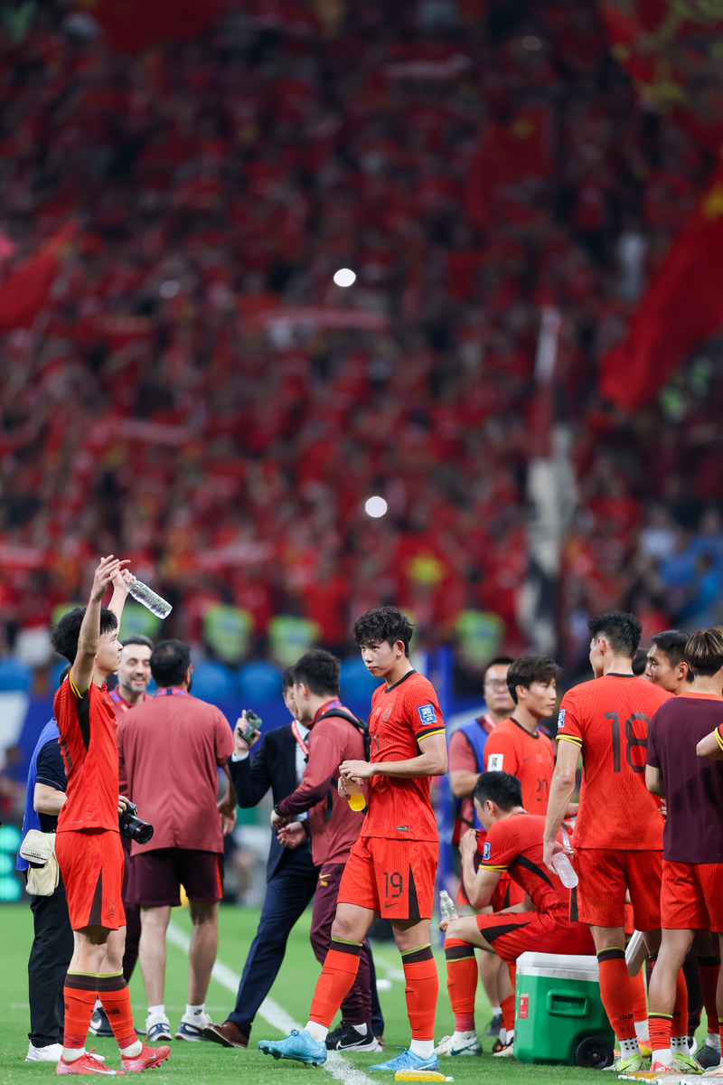 足球世界杯夺冠热门浮出水面，各队实力展现无遗的简单介绍