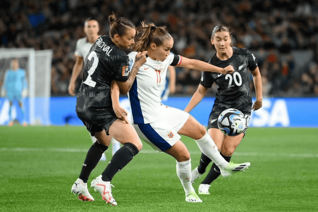 新西兰女足取得胜利，跻身小组第一